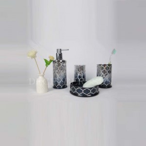 Set d'accessoires de salle de bain en verre