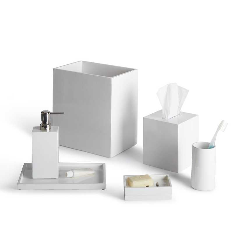 Set d\'accessoires de salle de bains de résine de conception simple